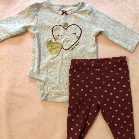 Carter’s Gray Long Sleeve Onesie Cranberry Gold Heart Matching Pant Size 3 Month - Picture 1 of 4